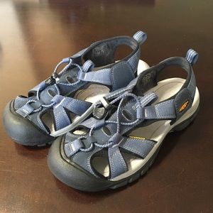 Keen Women’s Venice H2 Water Proof Sandal Size 8